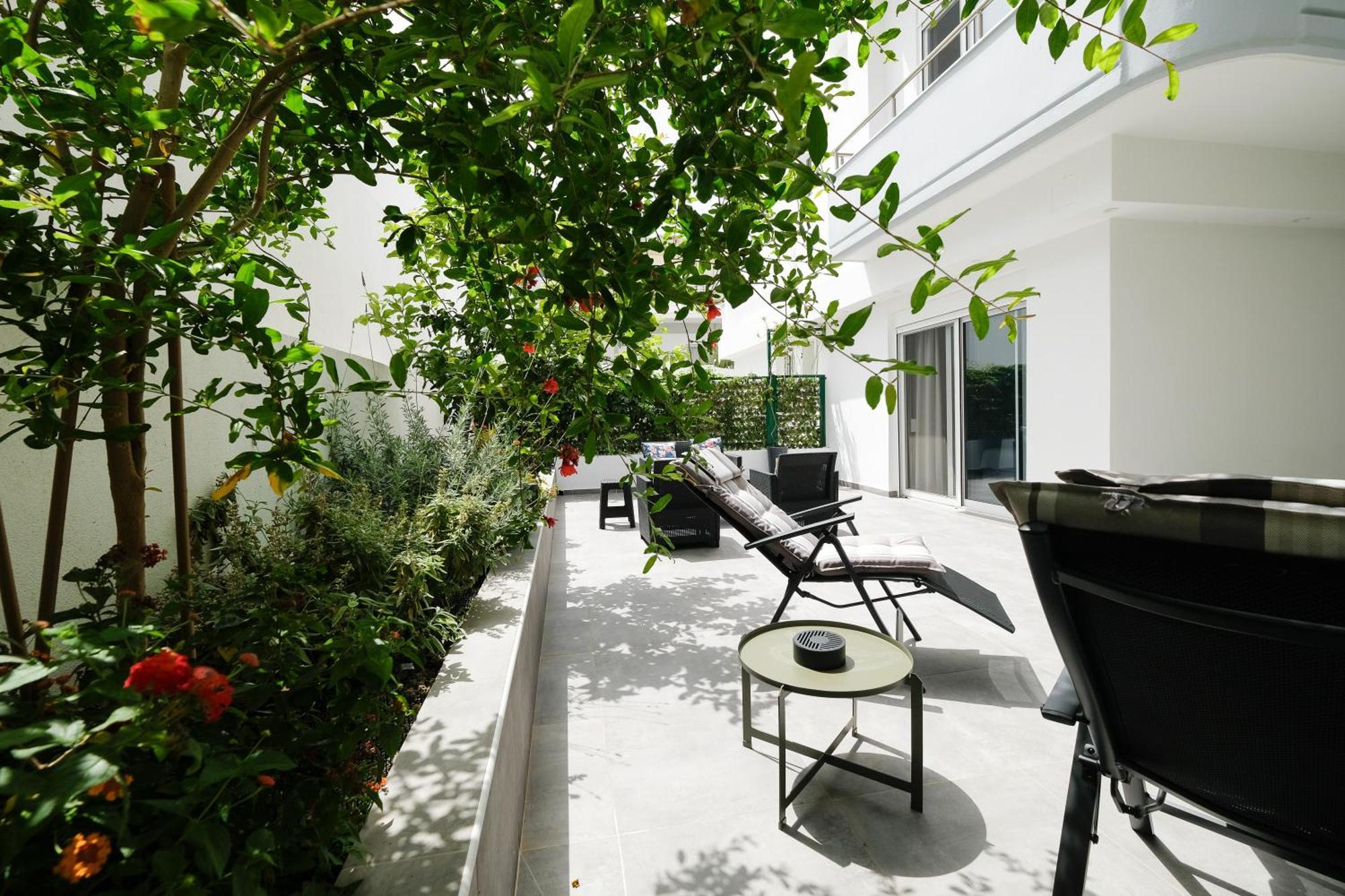 Rhodes Retreat: Modern Comfort In Serene Luxury Rhodes City Bagian luar foto