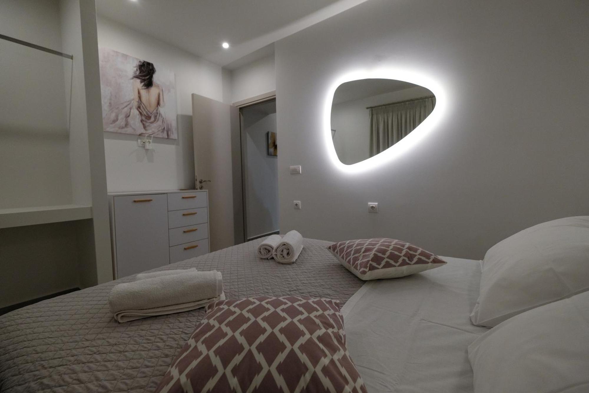 Rhodes Retreat: Modern Comfort In Serene Luxury Rhodes City Bagian luar foto
