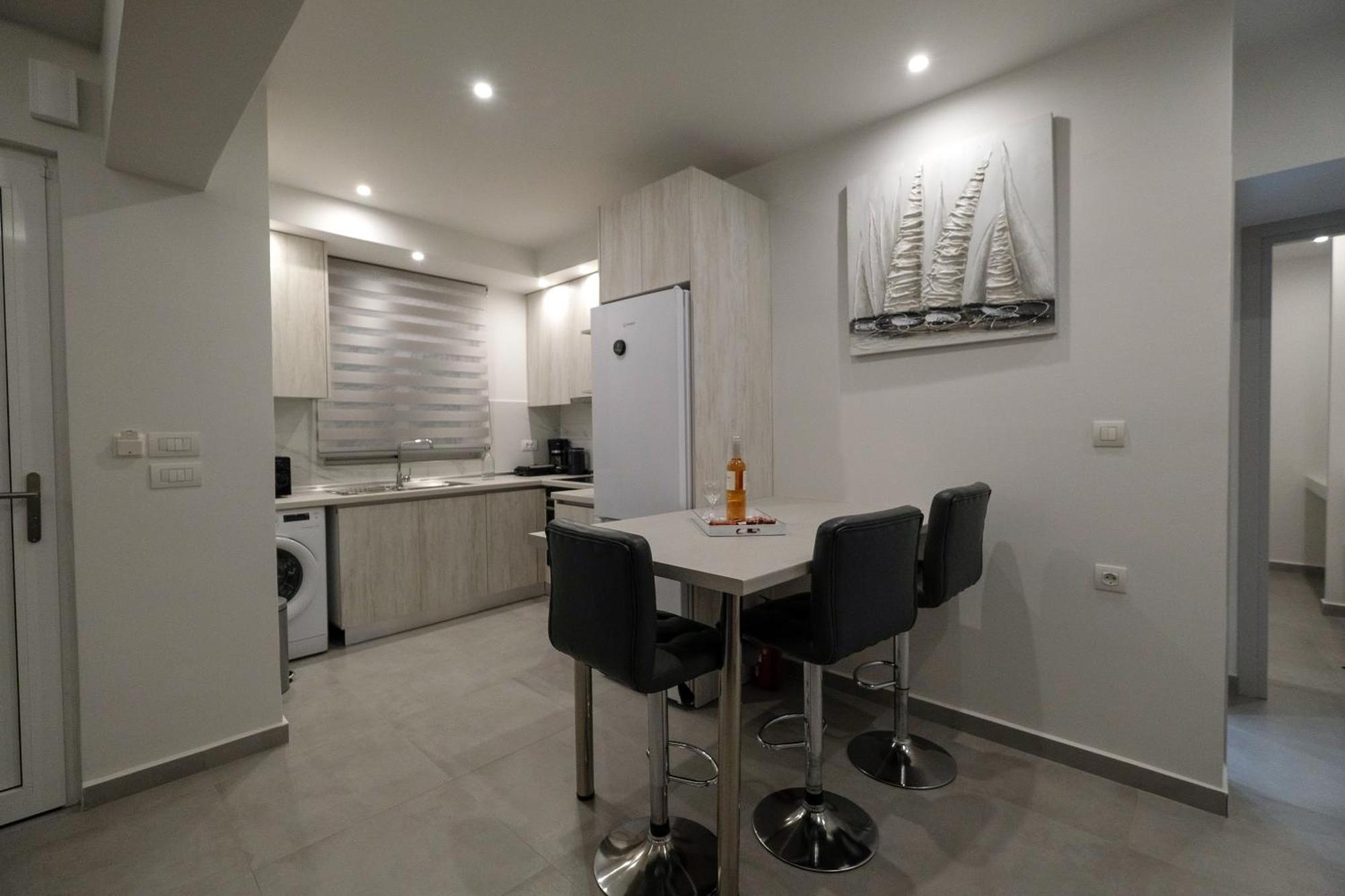 Rhodes Retreat: Modern Comfort In Serene Luxury Rhodes City Bagian luar foto