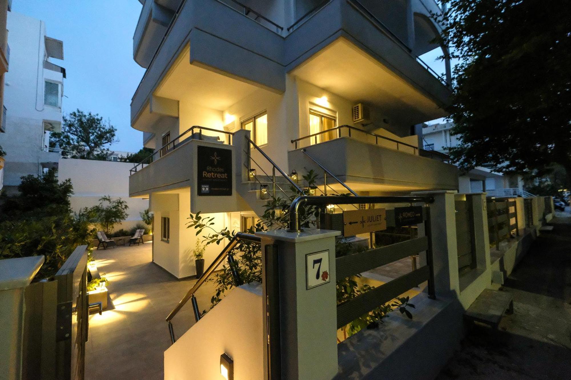 Rhodes Retreat: Modern Comfort In Serene Luxury Rhodes City Bagian luar foto