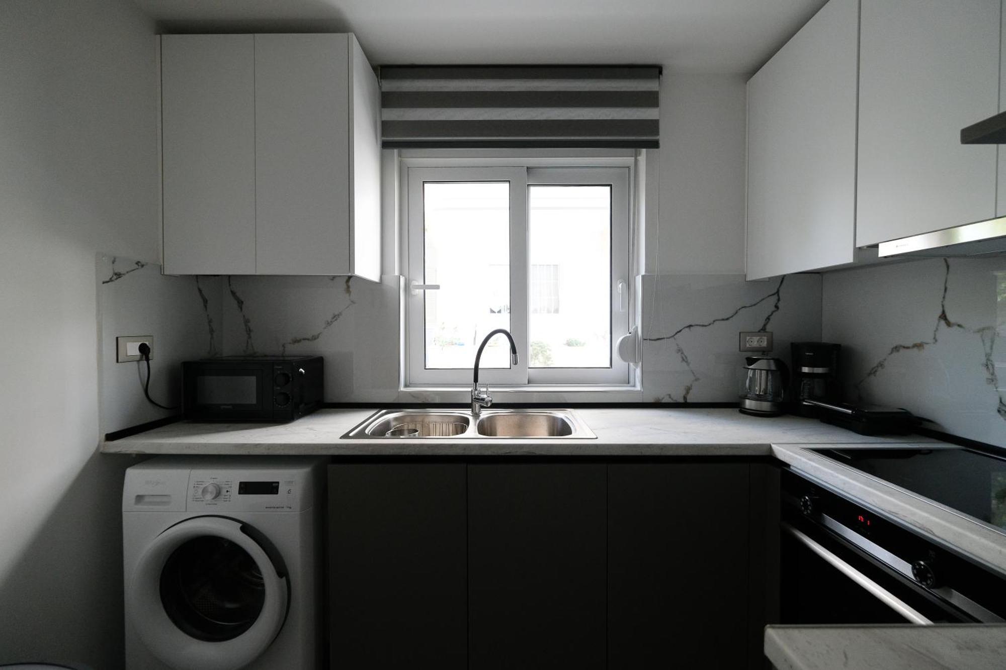Rhodes Retreat: Modern Comfort In Serene Luxury Rhodes City Bagian luar foto